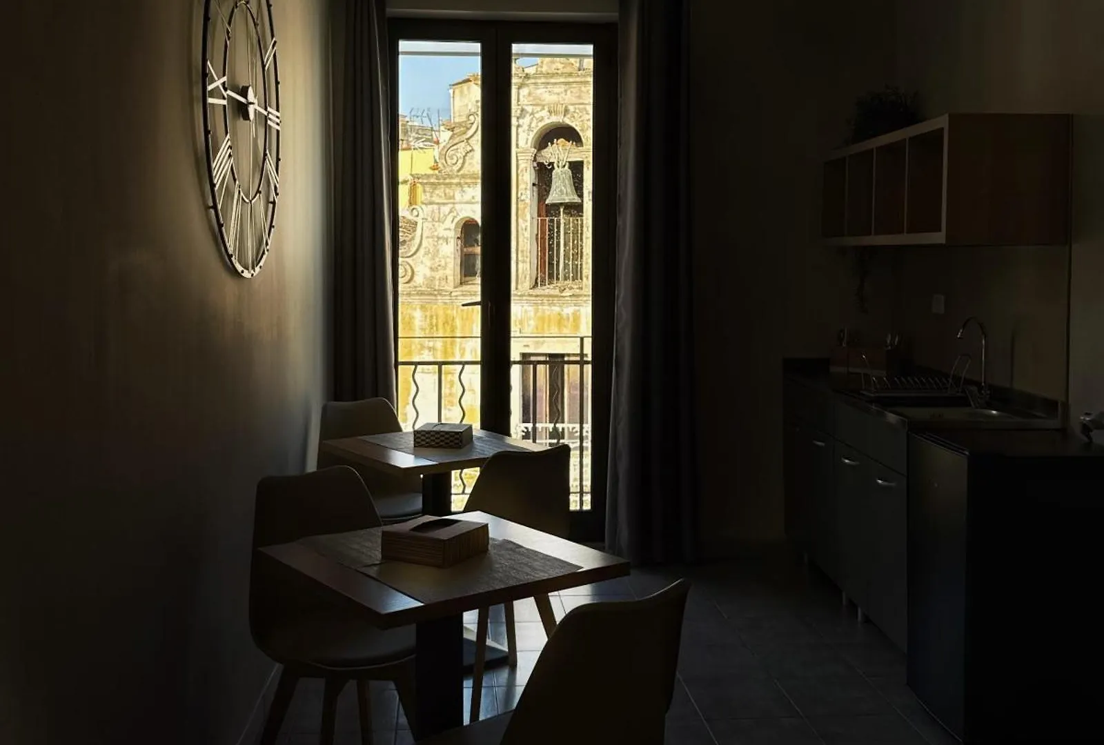 Sicily O'Clock Room Lentini