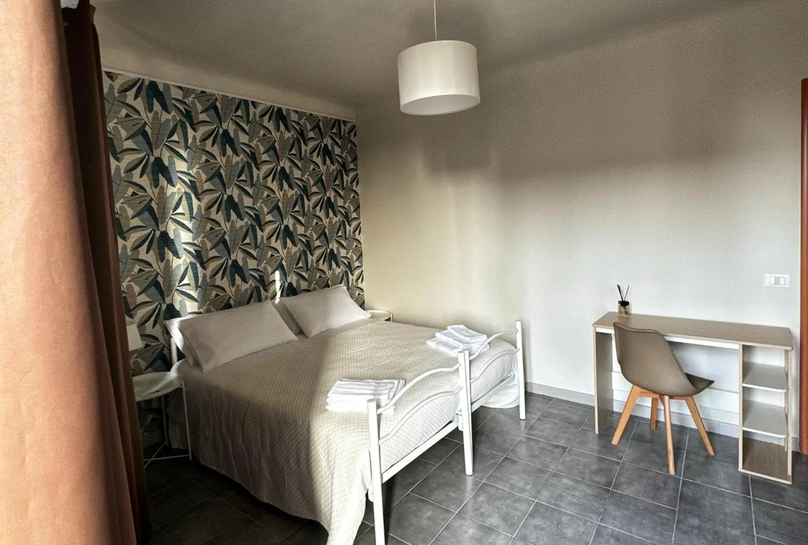 Sicily O'Clock Room Lentini 0*,